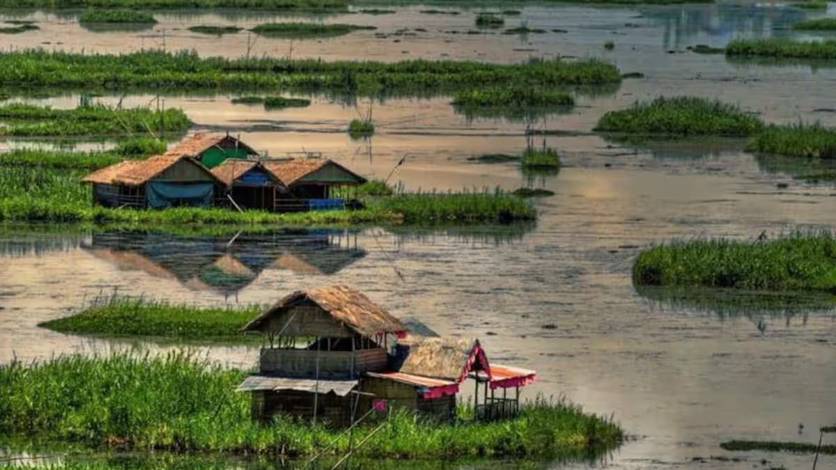 Floating village in India